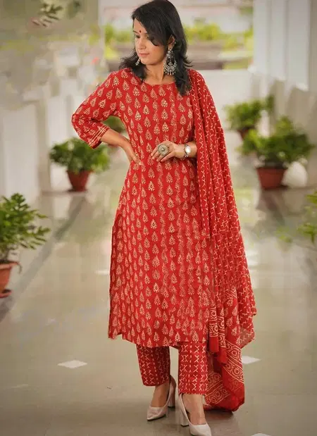 Maroon Colour Rayon Printed Kurti With Pant Dupatta Aaradhna 2066